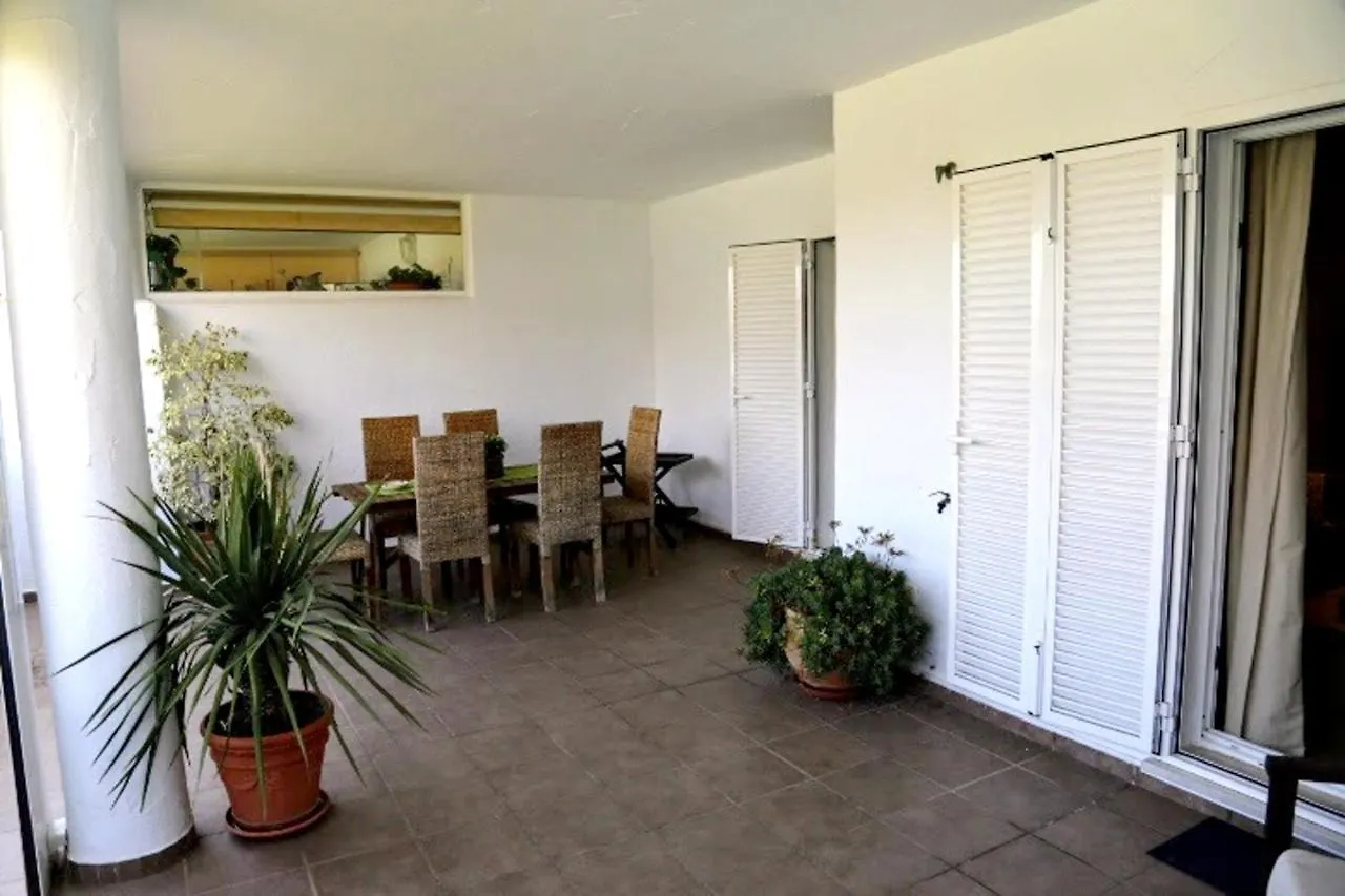 Apartment Calle Acebo 贝纳尔马德纳